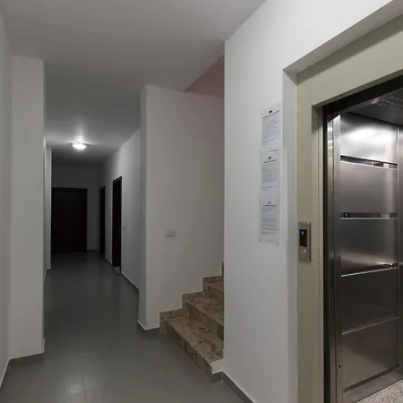 Grand Blue Apartahotel